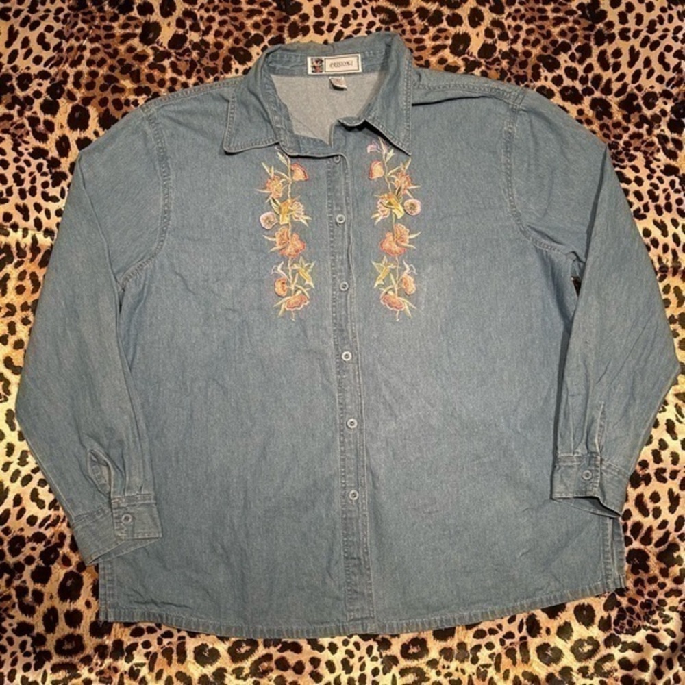 Vintage Passion-I Denim Hummingbird & Floral Denim Button Down